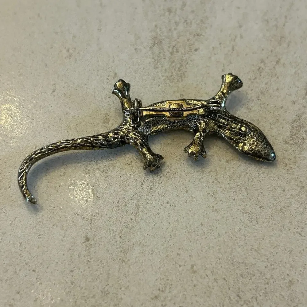 Vintage Antiqued Silver-Tone Lizard Brooch – Emerald Rhinestone Eyes Figural Pin